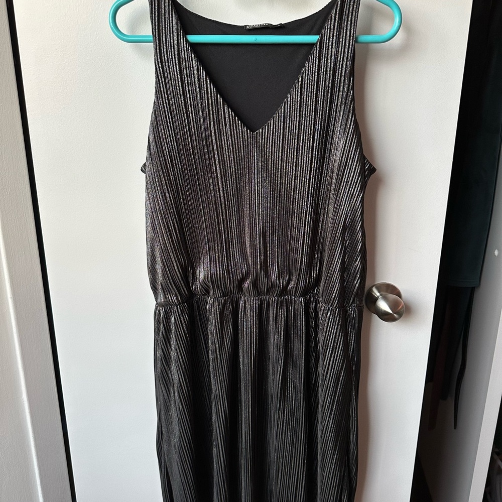 Metallic Silver Black Sleeveless Dress